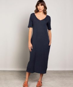 Trendroar.shop18a573c933 1