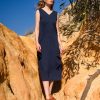 Trendroar.shop9adc7e3205 1